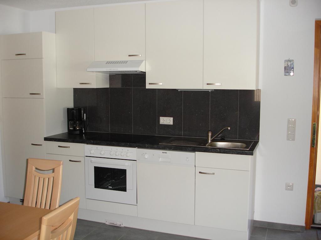Apartamento Haus Telisia Klösterle Habitación foto