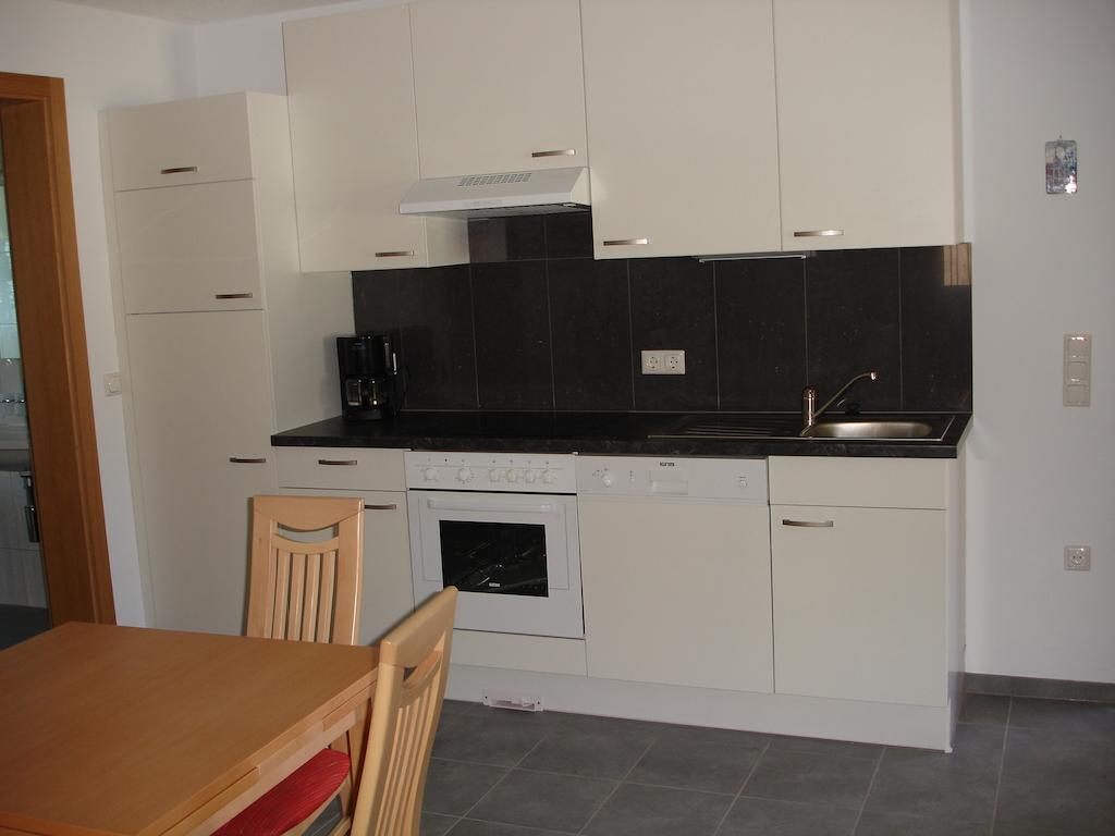 Apartamento Haus Telisia Klösterle Habitación foto