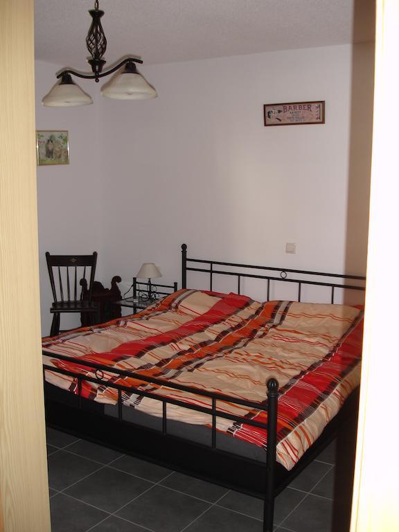 Apartamento Haus Telisia Klösterle Habitación foto